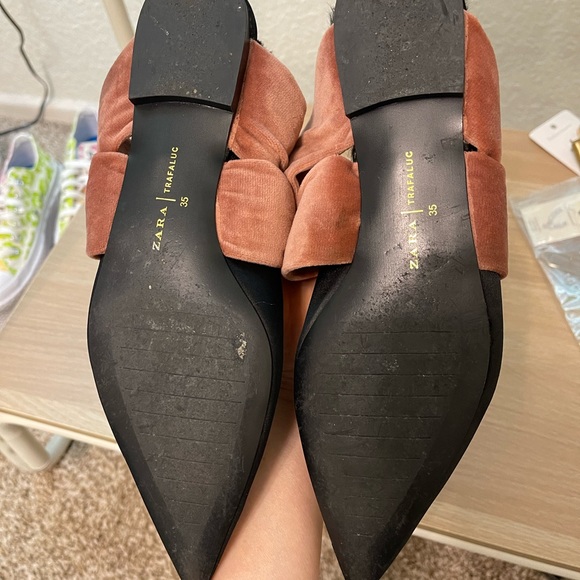 Zara pointy toe flat loafer slides with velvet and silk preowned size 35 - Picture 3 of 7